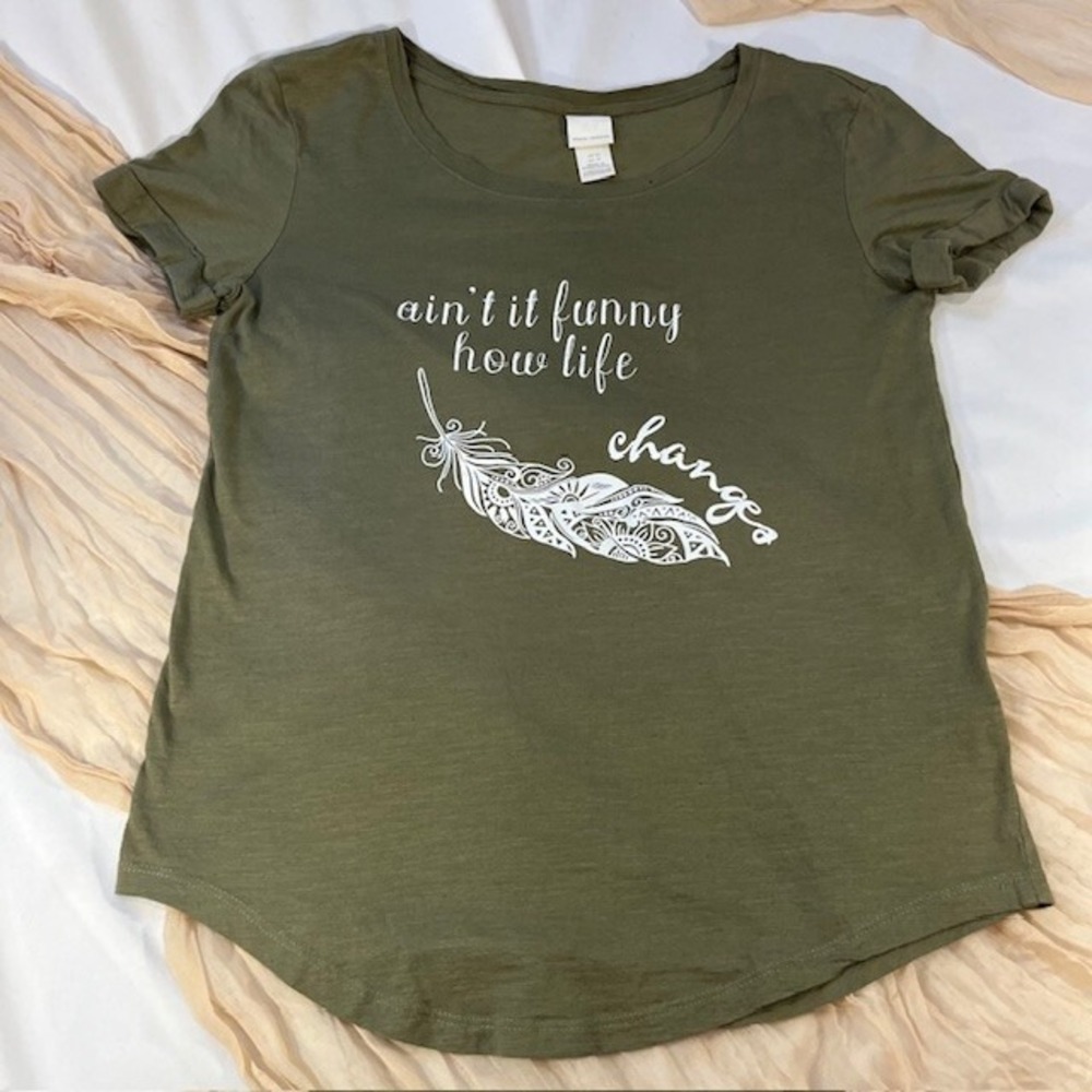 H&M Womens Feather Graphic Green Short Sleeve Tee Size XS - Picture 3 of 10